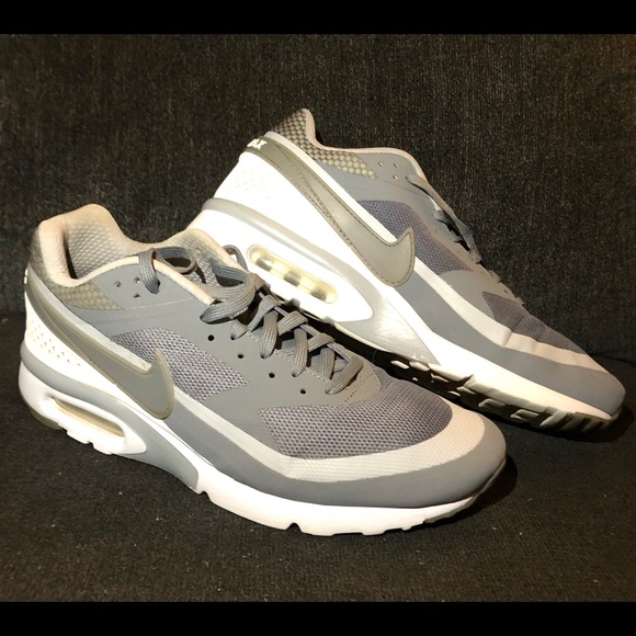 black nike trainers size 11